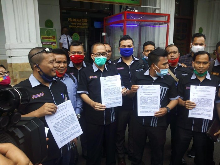 Pengacara ajukan praperadilan tersangka ketua KAMI Medan (Datuk-detikcom)