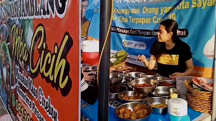 penjual nasi jamblang cantik Penjual Nasi Jamblang Cantik di Cirebon