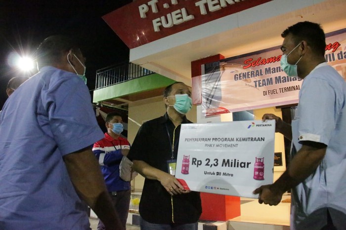 UMKM dan Pangkalan Elpiji penerima bantuan modal Pinky Movement tersebar di tiga provinsi, yaitu Gorontalo sebanyak 3 orang, Sulawesi Utara sebanyak 7 orang dan Sulawesi Tenggara sebanyak 18 orang.