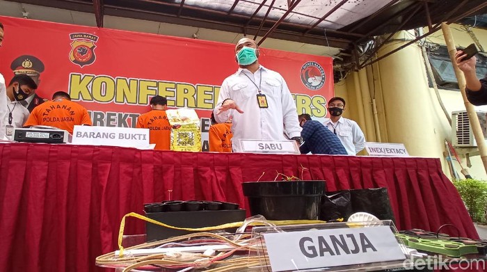Pria Bandung Tanam Ganja Asal Amerika