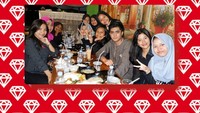 Ini momen Renald saat dikelilingi anggota fanbase setianya. Mereka sempat menikmati acara buka puasa bersama. Foto: Instagram renaldrmdhnreal / renations_official / renald_rmdhn22