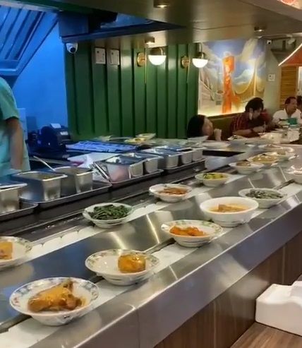 Resto Padang di Surabaya Pakai Conveyer Belt Mirip Sushi