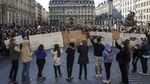 Ribuan Orang Kumpul di Paris Protes Pemenggalan Guru