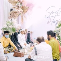 Taqy Malik dikenal sebagai Hafiz Al-Quran. Namanya sempat menghebohkan warganet saat menikah dengan anak pengacara Sunan Kalijaga bernama Salmafina Sunan pada 2017. Tiga bulan berumah tangga, pernikahan Salmafina dengan Taqy Malik berujung perceraian. Foto: Instagram @hijazpictura