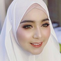 Acara ijab kabul Taqy Malik dan Serell Thalib yang bernuansa serba putih digelar sesuai dengan protokol kesehatan dan berjalan khidmat. Bismillah. Yaa.. Ahmad Taqy Yudin Malik, saya nikahkan dan kawinkan puteri saya Serell Nadira puteri kandung saya kepadamu, dengan mas kawinnya sebentuk cincin berlian dan emas Antam 48 gram tunai, kata ayah Serell. Foto: Instagram @serelltaqy.story.