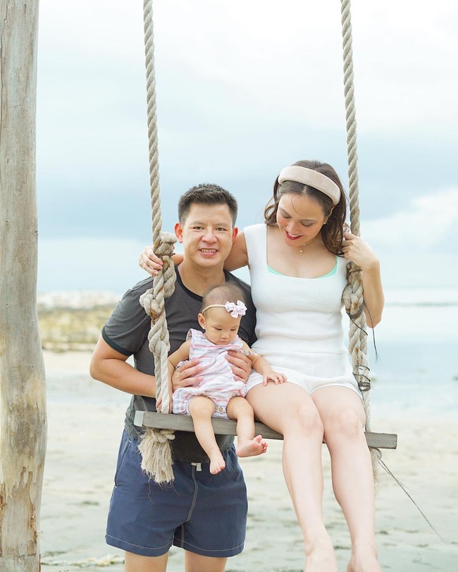 Bali turut memikat hati Shandy Aulia dan keluarga untuk tinggal di sana.  Saat ini keluarga kecil kami sementara pindah ke Bali, tulis bintang Eiffel, Im in Love ini di Instagram untuk mengumumkan kepindahannya. (Foto: Instagram)