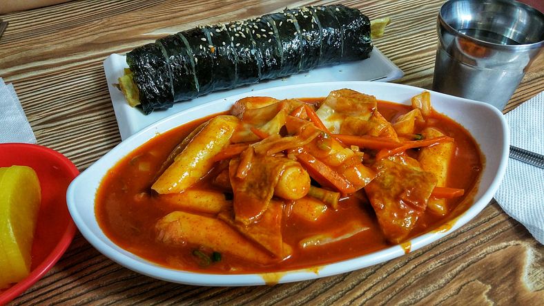 Tteokbokki Terpilih Jadi Comfort Food Terfavorit Orang Korea