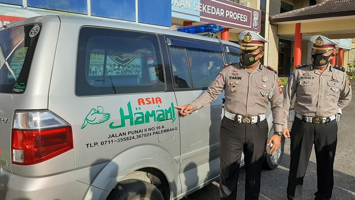 Ambulans viral bawa hantaran di Palembang ditilang polisi (Raja Adil-detikcom)