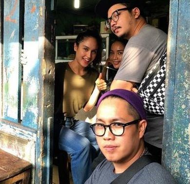 Tajir Melintir, 5 Artis Ini Tak Gengsi Makan di Warung Pinggir Jalan