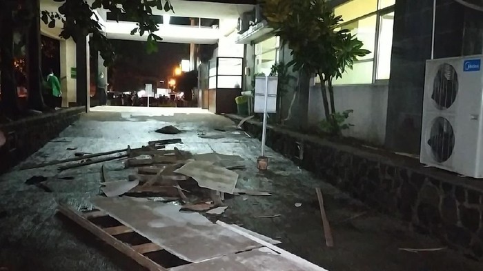 Atap Ruang IGD RSUD Ciamis Ambruk