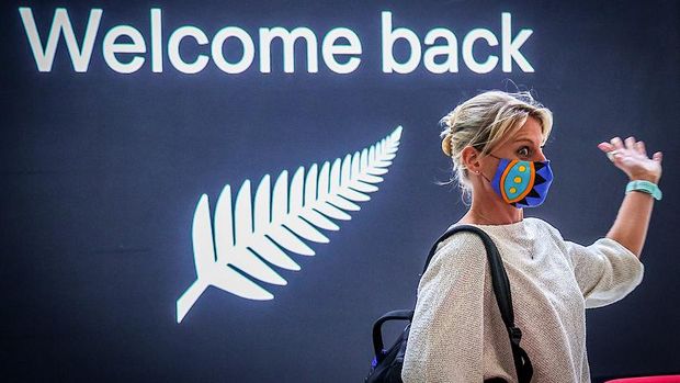Momen haru di Bandara Sydney, NSW, saat menyambut penerbangan perdana dari Auckland, NZ.