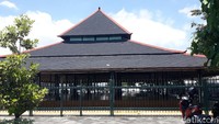 Seleksi itu, kata Penghageng Tepas Dwarapura Keraton Yogyakarta, KRT Jatiningrat, biasanya dilakukan oleh kerabat maupun abdi dalem senior, yang dipimpin oleh petinggi keraton. Tak jarang, proses seleksi dipimpin salah seorang putra, putra mahkota atau bahkan oleh Sultan sendiri.  