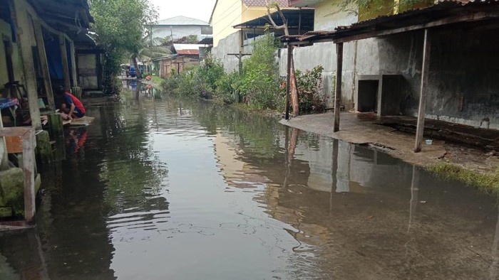 Banjir rob di Medan Belawan (Ahmad Arfah-detikcom)