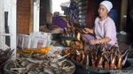 Belasan Ton Ikan Asap Diproduksi di Tempat Ini Lho
