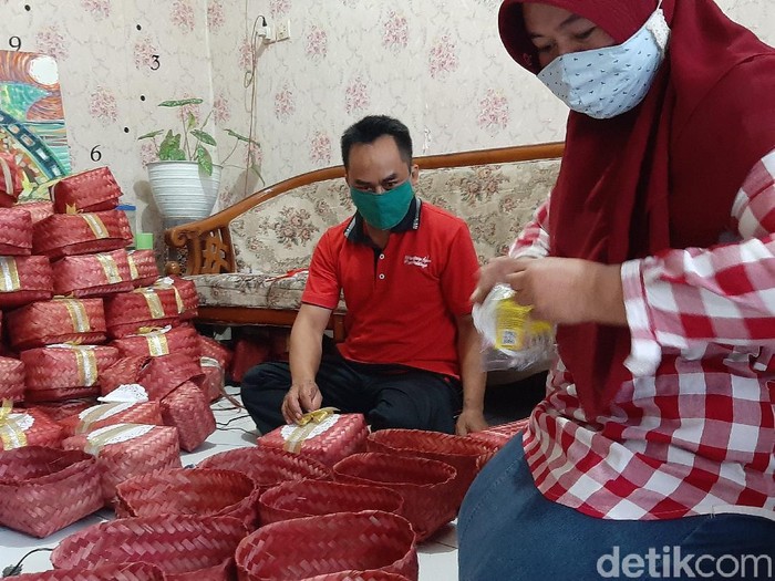 besek dari anyaman bambu disulap jadi barang bernilai tinggi