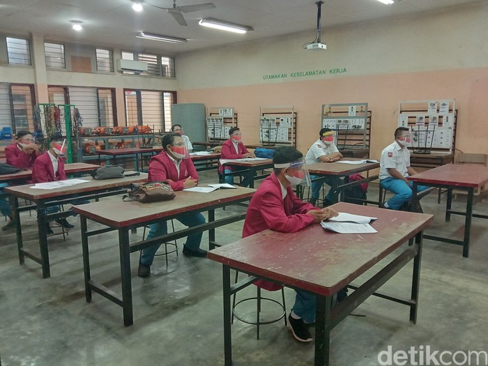 demo, sekolah tatap muka diundur jam belajarnya