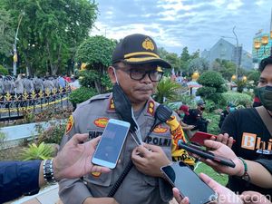 Polisi Kerahkan Seluruh Bhabinkamtibmas Sosialisasikan PPKM Mikro di Surabaya