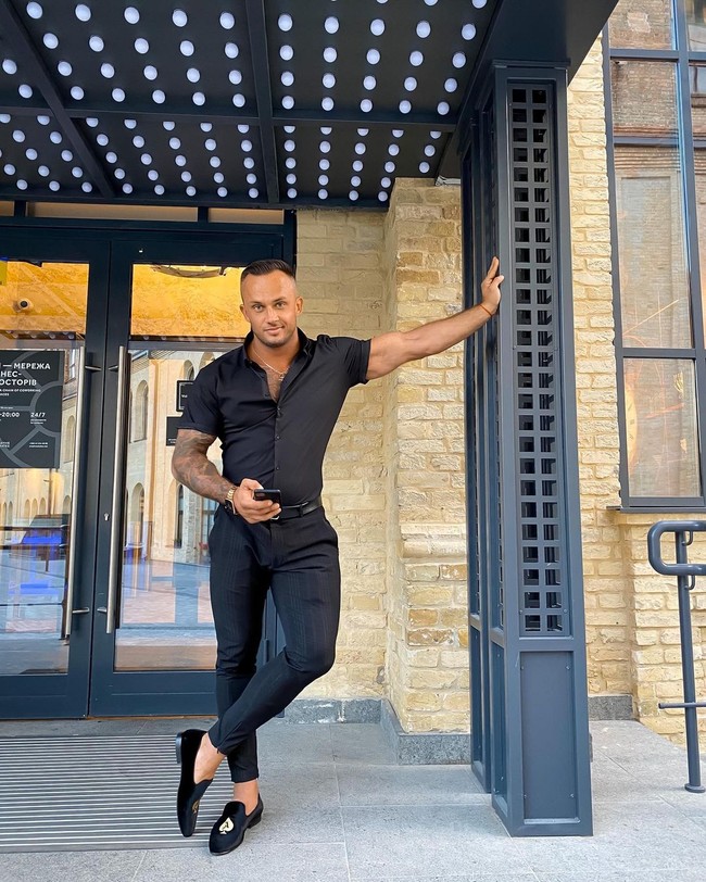 Sebelum meninggal, pria yang akrab disapa Dima itu sempat berbagi mengenai kondisinya kepada para follower di Instagram. Dalam keadaan yang cukup parah, ia mengaku jika dulu sempat tidak percaya dengan COVID-19. Foto: Instagram @stuzhuk_dmitriy