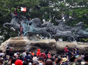 Video Polri Ungkap Informasi Demo Hari Ini akan Dibuat Rusuh