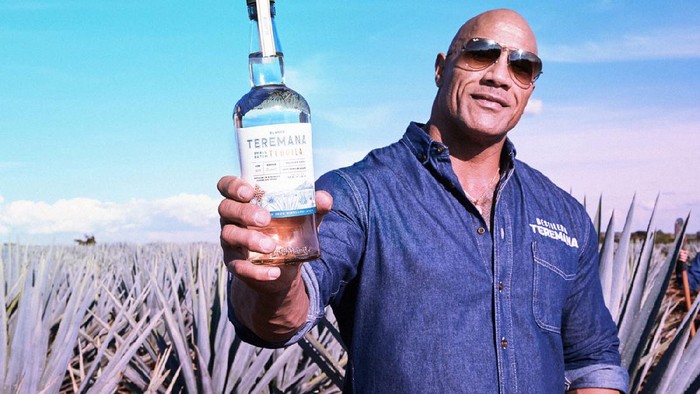 Dwayne Johnson Hadiahi Tequila Untuk Nenek Berusia 101 Tahun