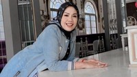 Elly Sugigi juga pernah menjadi asisten rumah tangga selama 12 tahun. Foto: Instagram @@ ellysugigi_real_