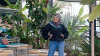 Hidupn Elly Sugigi kemudian berubah setelah menjadi koordinator penonton bayaran di acara televisi. Foto: Instagram ellysugigi_real_