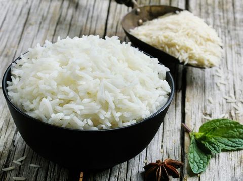 Hanya Boleh Makan Nasi dan Air Putih, Pengantin Pingsan dan Kelaparan Karena Puasa Mutih