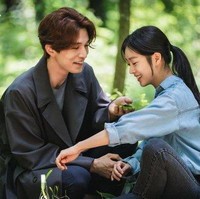 Sebelumnya Jo Bo Ah dikenal dengan perannya dalam drama Korea Tale of the Nine Tailed. Aktris 30 tahun itu dipasangkan dengan Lee Dong Wook dan beradu akting dengan Kim Bum. Foto: Dok. tvN