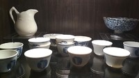 Keramik-keramik yang ada di museum ini sudah ada sejak sekitar abad 15. Benda bersejarah peninggalan Putri Ong Tien berada di jejeran lemari kaca yang berada di sebelah kiri pintu masuk ke museum.