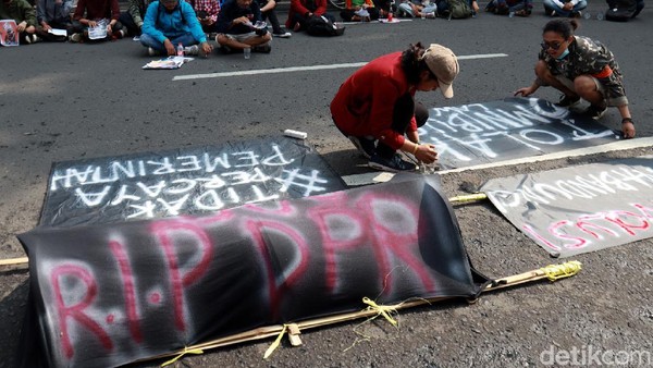 Keranda Mayat di Depan Gedung Merdeka Bandung