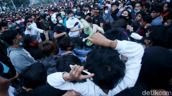 Ketika Copet Berulah di Tengah Demo Patung Kuda