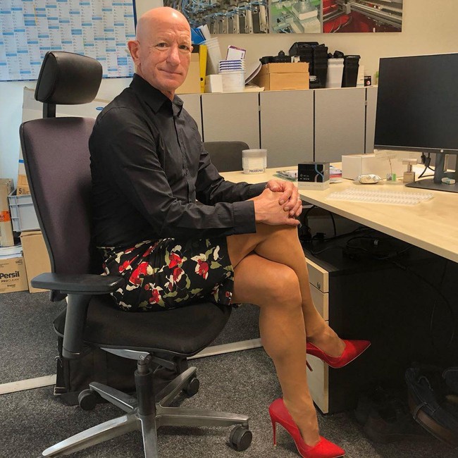 Sebelum dinilai banci, Mark menegaskan di media sosialnya bahwa dia pria normal (bukan gay). Pria yang berdomisili di Jerman itu pun telah menikah dengan wanita dan memiliki anak.  Foto: dok. Instagram @markbryan911