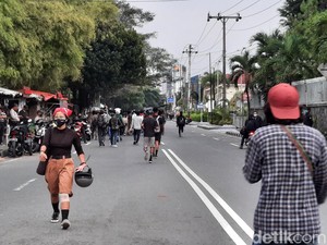 Massa Demo di Bundaran UGM Bubarkan Diri, Arus Lalin Mulai Lancar