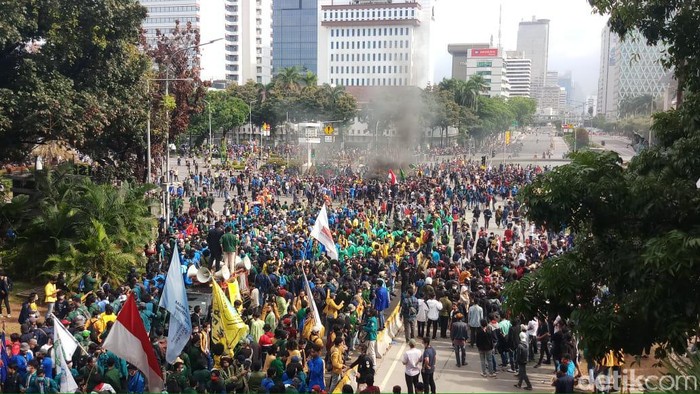 Massa demo mulai padati Patung Kuda sore ini