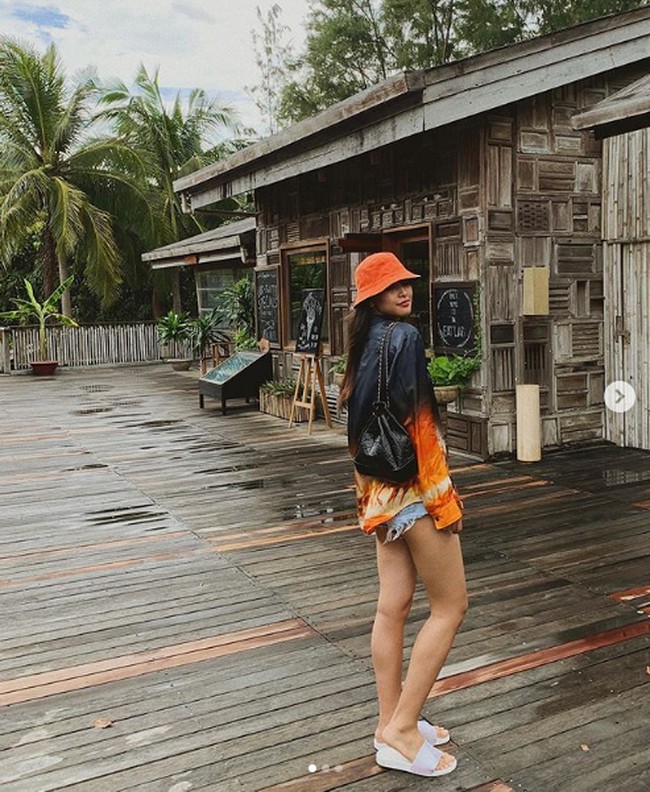 Seperti dikutip dari situs lokal Vietnam, Tran Tieu Vy memiliki tubuh ideal seorang model. Tinggi badannya 174 cm, dan ukurannya saat berkompetisi di Miss Vietnam 2018 adalah lingkar dada 84 cm, lingkar pinggang 63 cm dan lingkar pinggul 90 cm. Foto: Instagram @ trantieuvy_20