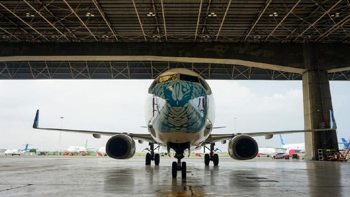 Penampakan Garuda Bermasker Batik Garuda Indonesia meluncurkan desain mask livery terbaru yang menampilkan corak batik parang. Penasaran?
