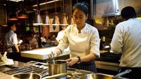 Chef Renatta merupakan lulusan sekolah memasak di Paris. Foto: Dok. Instagram Chef Renatta
