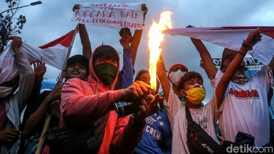 Rentetan Peristiwa Demo di Patung Kuda Hari Ini