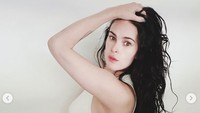 Ia pun kerap menjadi seorang model seksi. Dok. Instagram/rumerwillis