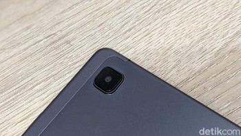 Galaxy Tab A7 punya kamera tunggal di belakang 8 MP. Sedangkan kamera depan sensornya 5MP. Foto: detikINET/Agus Tri Haryanto