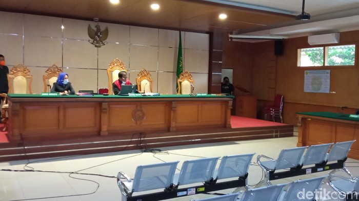 Sidang vonis rangga sunda empire ditunda