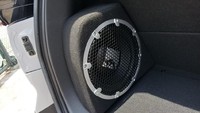 Sedangkan ubahan pada bagian interior secara signifikan terdapat pada penyematan Premium Audio Rockford Fosgate (subwoofer dan amplifier). (Luthfi Anshori/DETIKOTO)