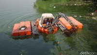 Keberadaan situ yang bebas dari sampah di sekitar areal perumahan berguna untuk daerah resapan air dari banjir. Dari sekitar 109 waduk dan embung di DKI, normalisasi baru selesai di 16 waduk.