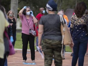 Florida Mulai Pemungutan Suara Pemilu AS, Pemilih Pakai Masker-Jaga Jarak