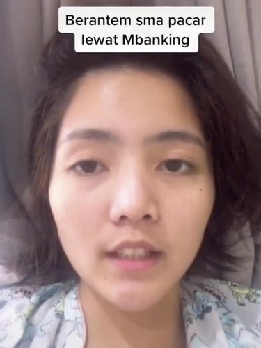 Pasangan yang bertengkar lewat m banking