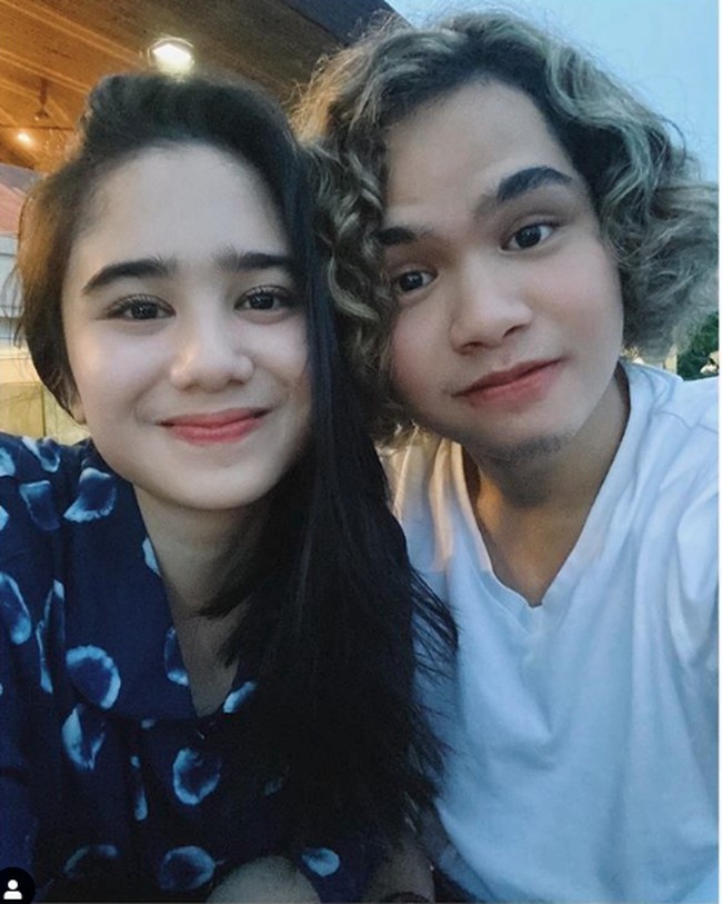 Kini giliran artis Tissa Biani yang dikabarkan dekat dengan Dul Jaelani. Tampaknya kedekatan keduanya bukan hanya gosip. Tissa telah mengunggah fotonya bersama Dul Jaelani.  Foto: Dok. Instagram/tissabiani