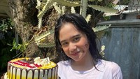 Foto tersebut diunggah di Instagramnya dan langsung dipenuhi komentar dukungan dari teman hingga penggemar. Foto: Instagram @tissabiani