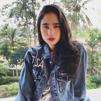 Pemilik alis tebal itu sebelum dengan Dul Jaelani sempat dikabarkan dekat dengan beberapa pria.  Foto: dok. Instagram