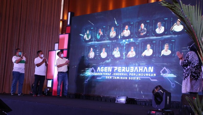 13 Agen Perubahan untuk Reformasi Birokrasi Ditjen Perlindungan dan Jaminan Sosial (Linjamsos) meluncurkan 13 agen perubahan di lingkungan Ditjen. Linjamsos, Kementrian Sosial di Cianjur, Jawa Barat.