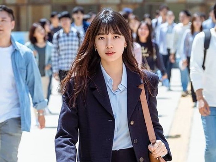 Bae Suzy Bae Suzy memakai tas branded di serial drama Start-Up.